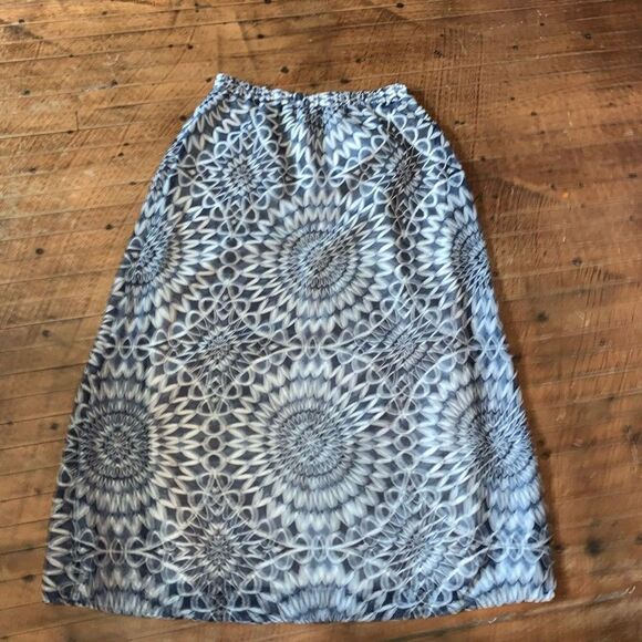 Gap blue and white beachy vacationcore XS elastic waist maxi skirt - Picture 3 of 3